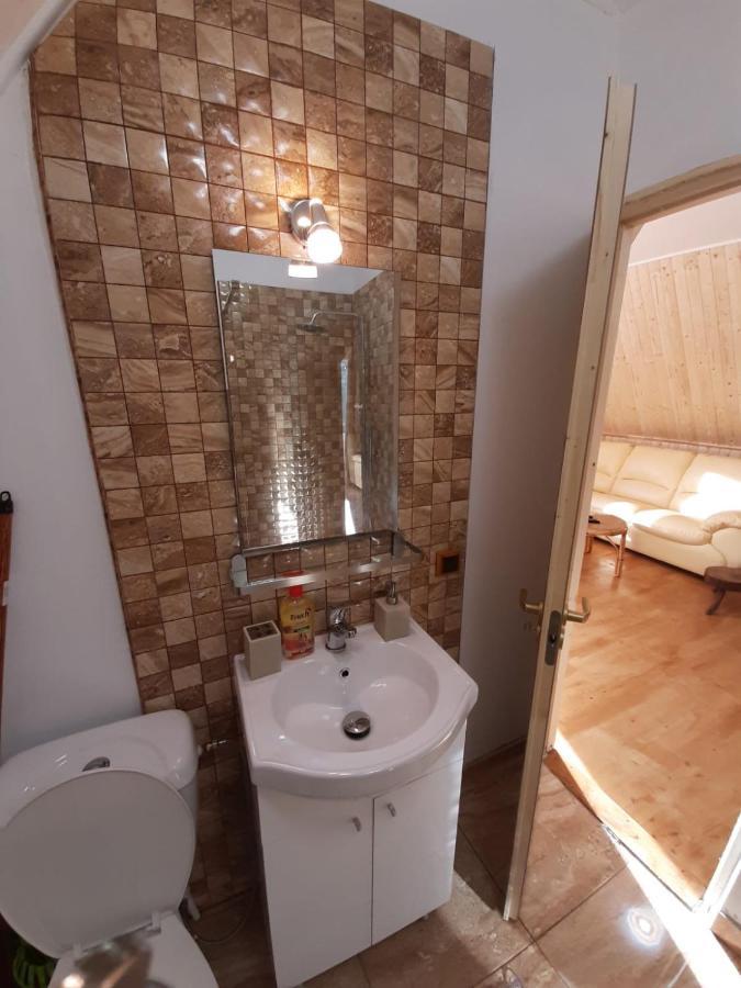 Cabana Din Livada Pucioasa エクステリア 写真