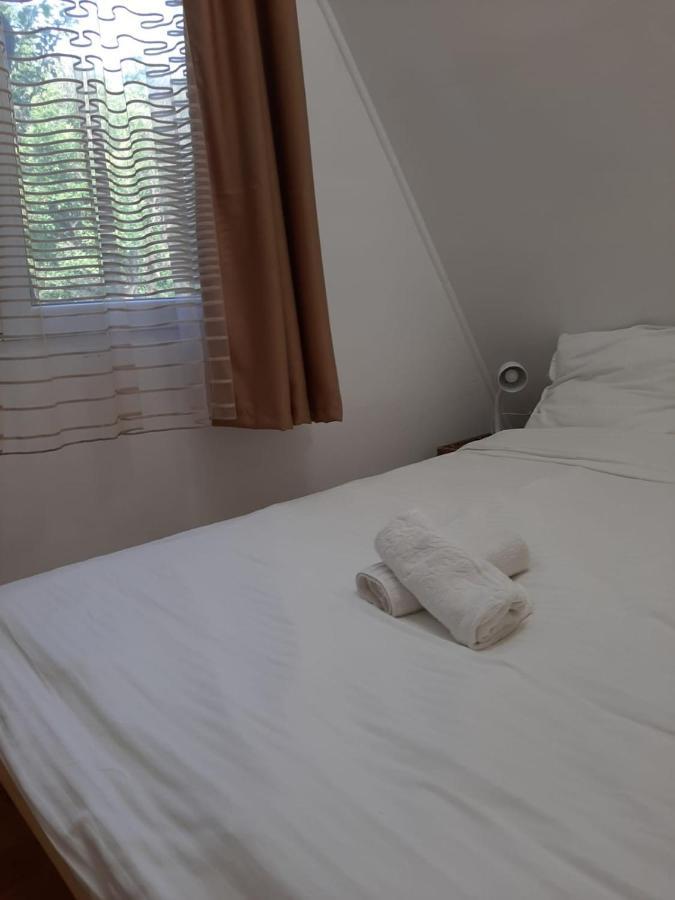 Cabana Din Livada Pucioasa エクステリア 写真