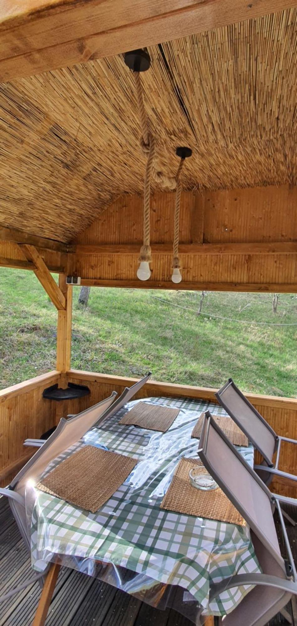 Cabana Din Livada Pucioasa エクステリア 写真