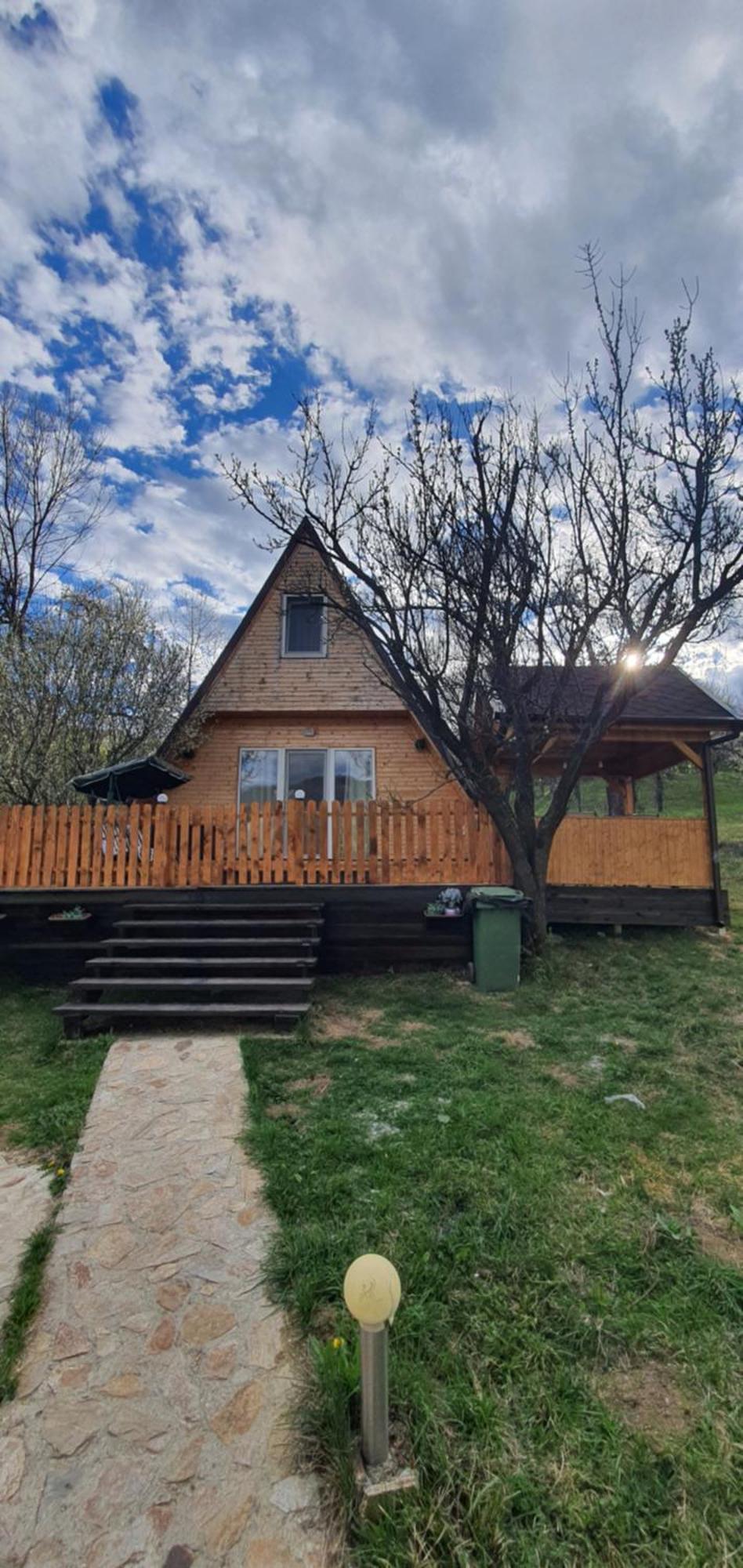Cabana Din Livada Pucioasa エクステリア 写真
